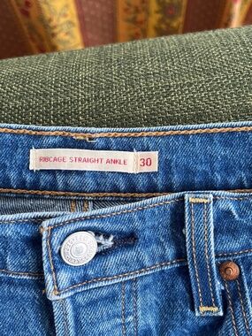 Levi Ribcage Straight Ankle Jeans Size 30